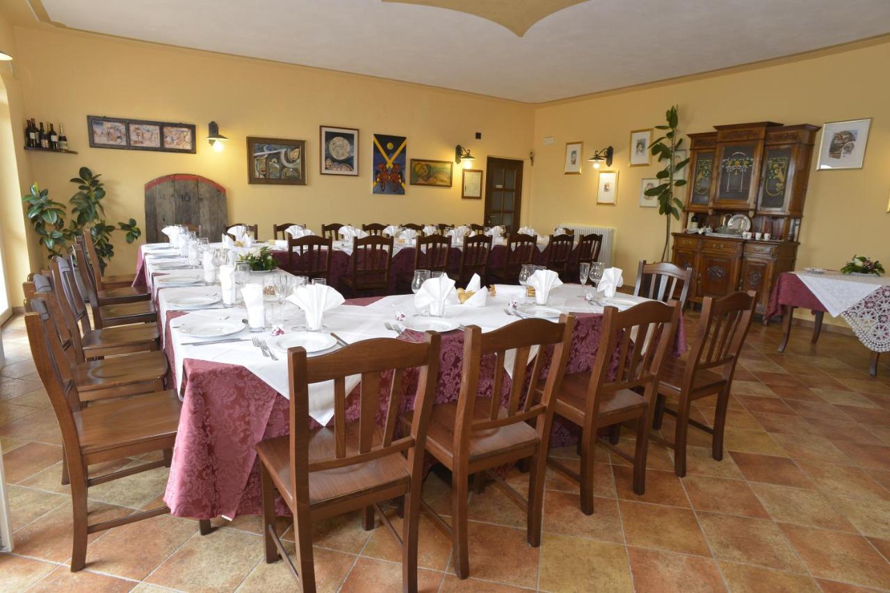 Hotel Ristorante Borgovecchio Montegrosso dʼAsti エクステリア 写真